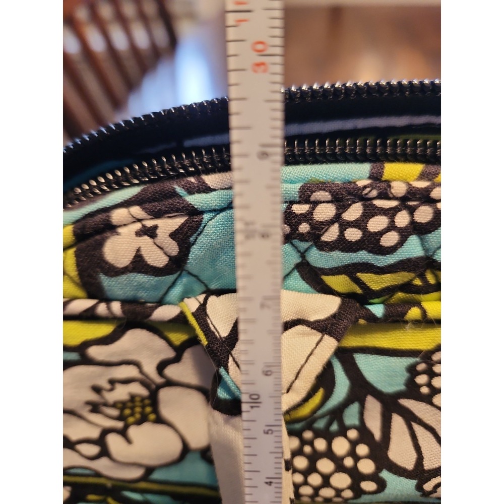 Vera Bradley Island Blooms bowler bag Quilted. floral pattern. EUC - Picture 9 of 9